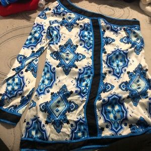 Blue, white and black top